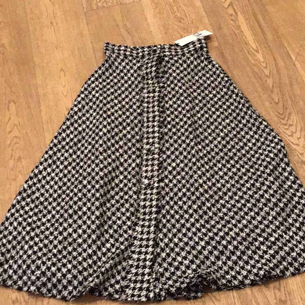 Zara - NWT - XS - heavy tweed circle skirt